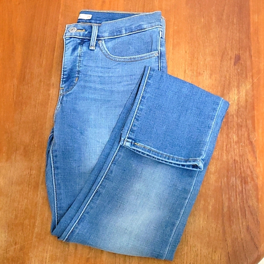 Levi's 312 Jeans